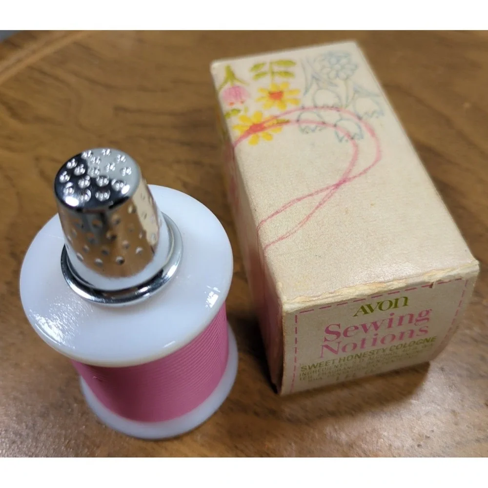 Vtg Avon Sewing Notions Thimble Top Milk Glass Spool Pink Thread Bottle‎ Empty